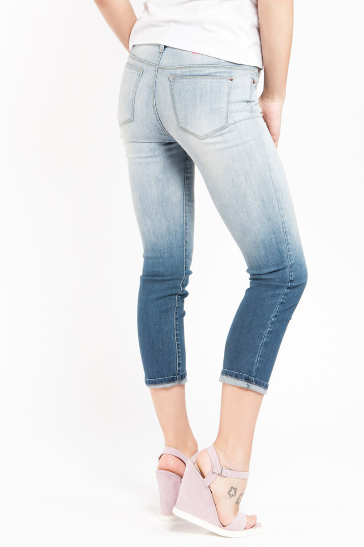 Фото товара 8045, модные укороченные джинсы
